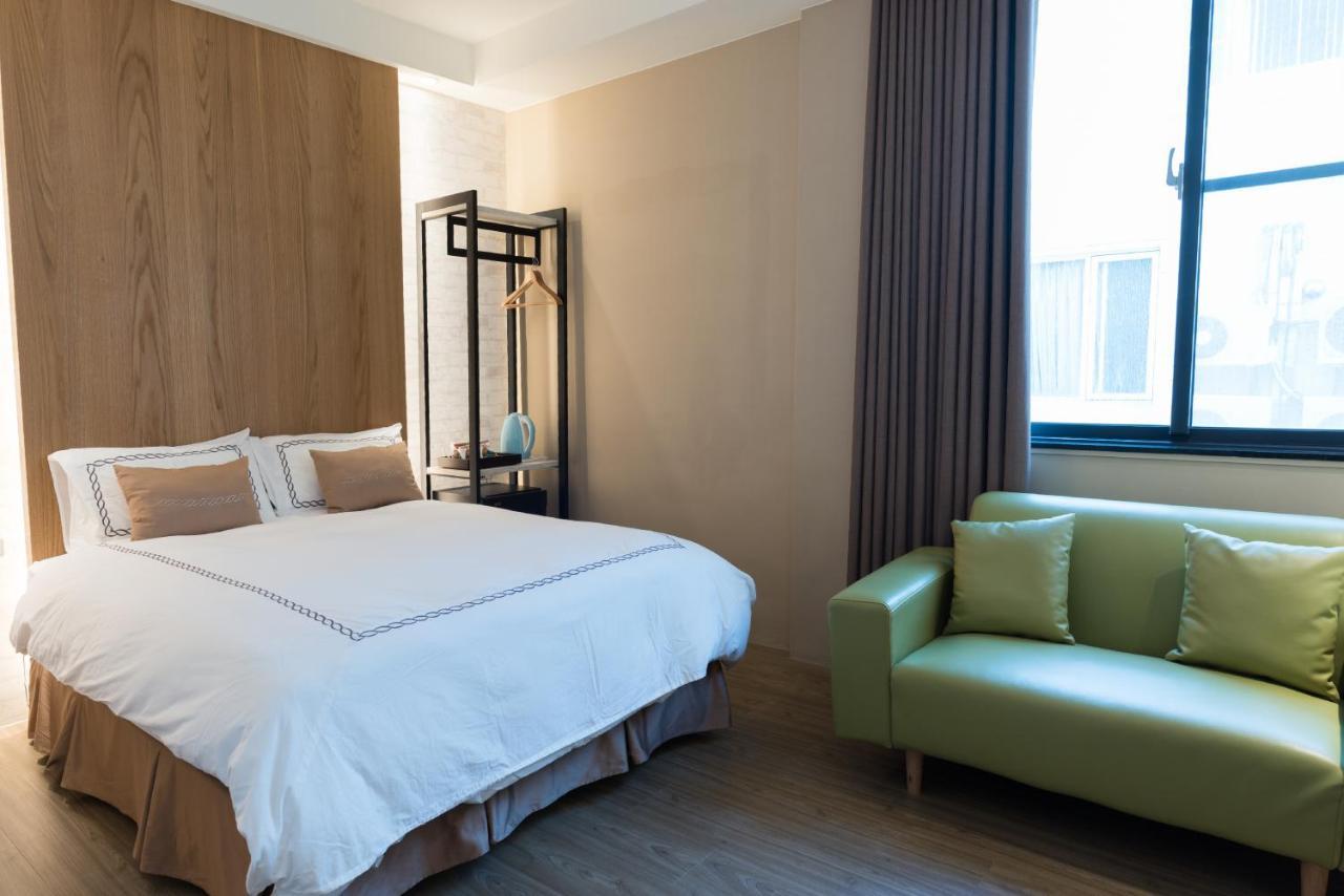 Tianli Hotel Тайнань Экстерьер фото