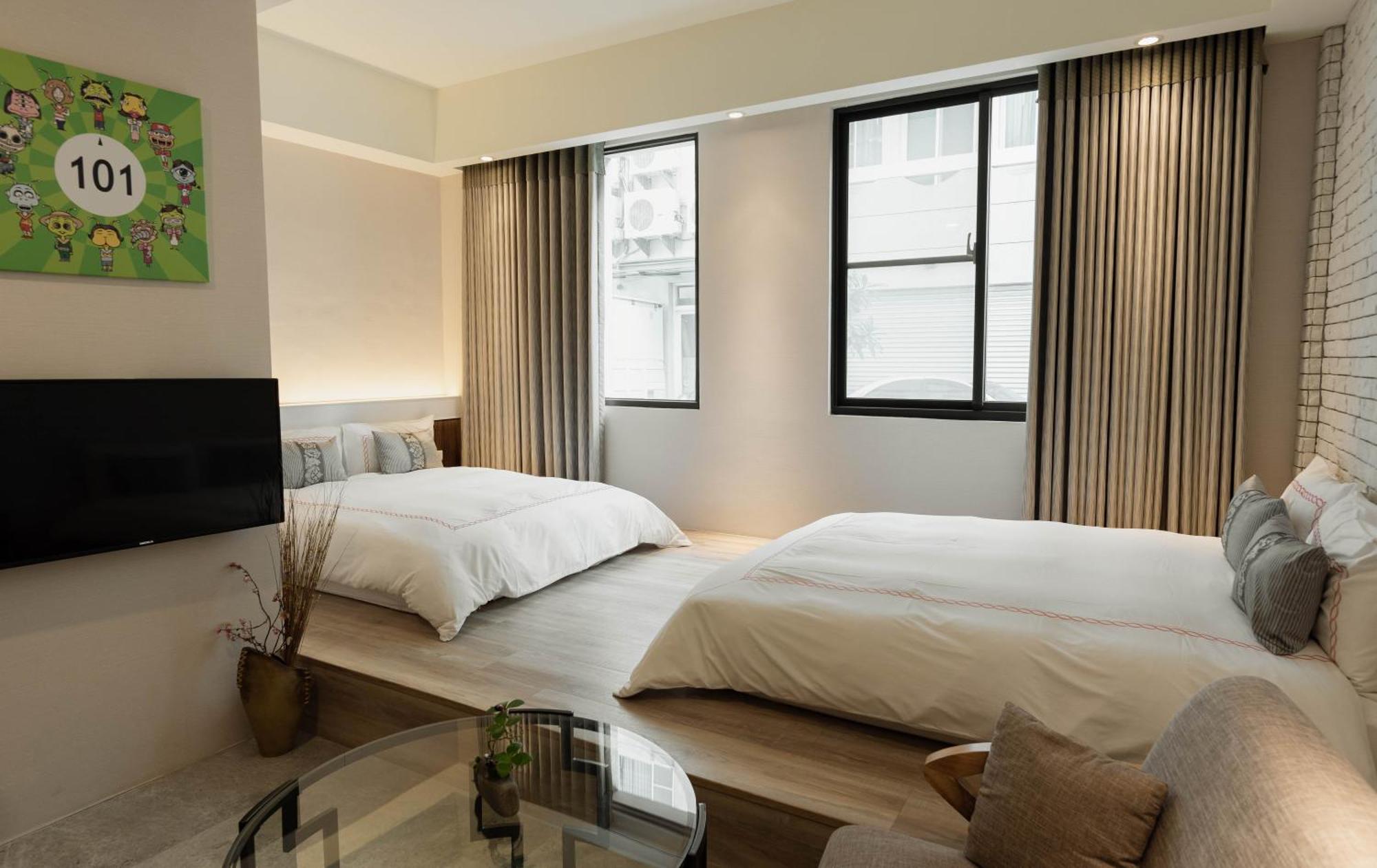 Tianli Hotel Тайнань Экстерьер фото