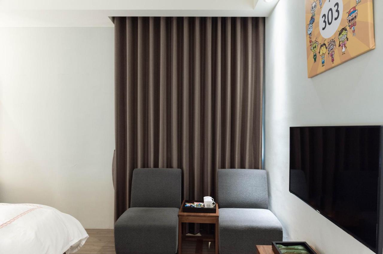 Tianli Hotel Тайнань Экстерьер фото